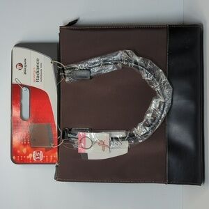 NWT Targus radiance support breast cancer notebook tote